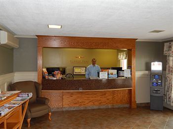 Slemon Park & Conference Centre Hotel 3*
