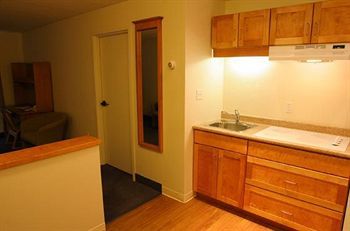 Slemon Park & Conference Centre 3*